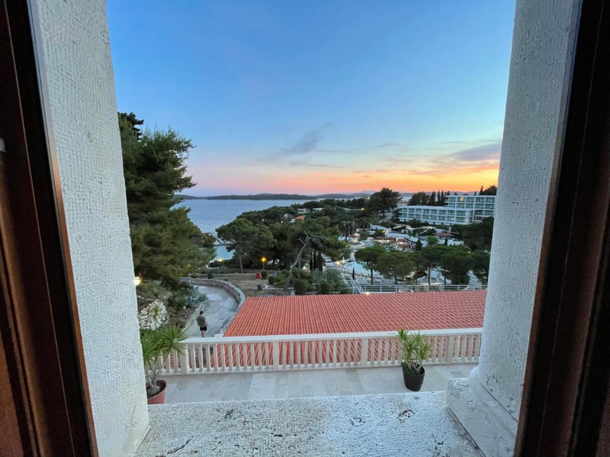 Apartments Villa Dinka Hvar Town Extérieur photo