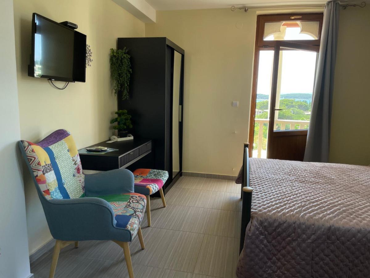 Apartments Villa Dinka Hvar Town Extérieur photo
