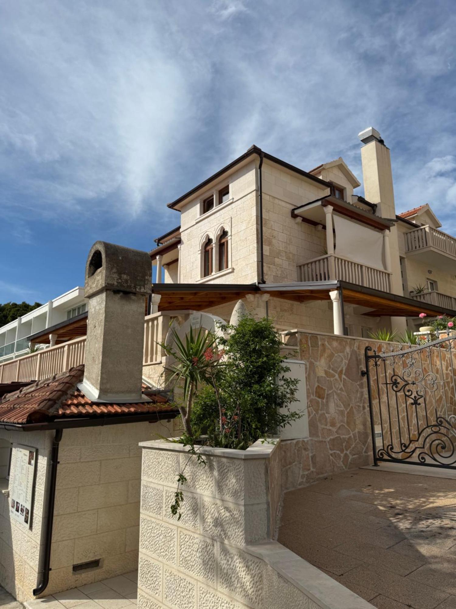 Apartments Villa Dinka Hvar Town Extérieur photo