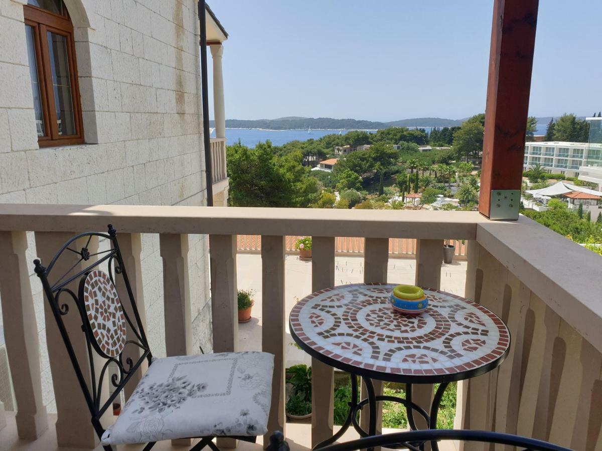 Apartments Villa Dinka Hvar Town Extérieur photo
