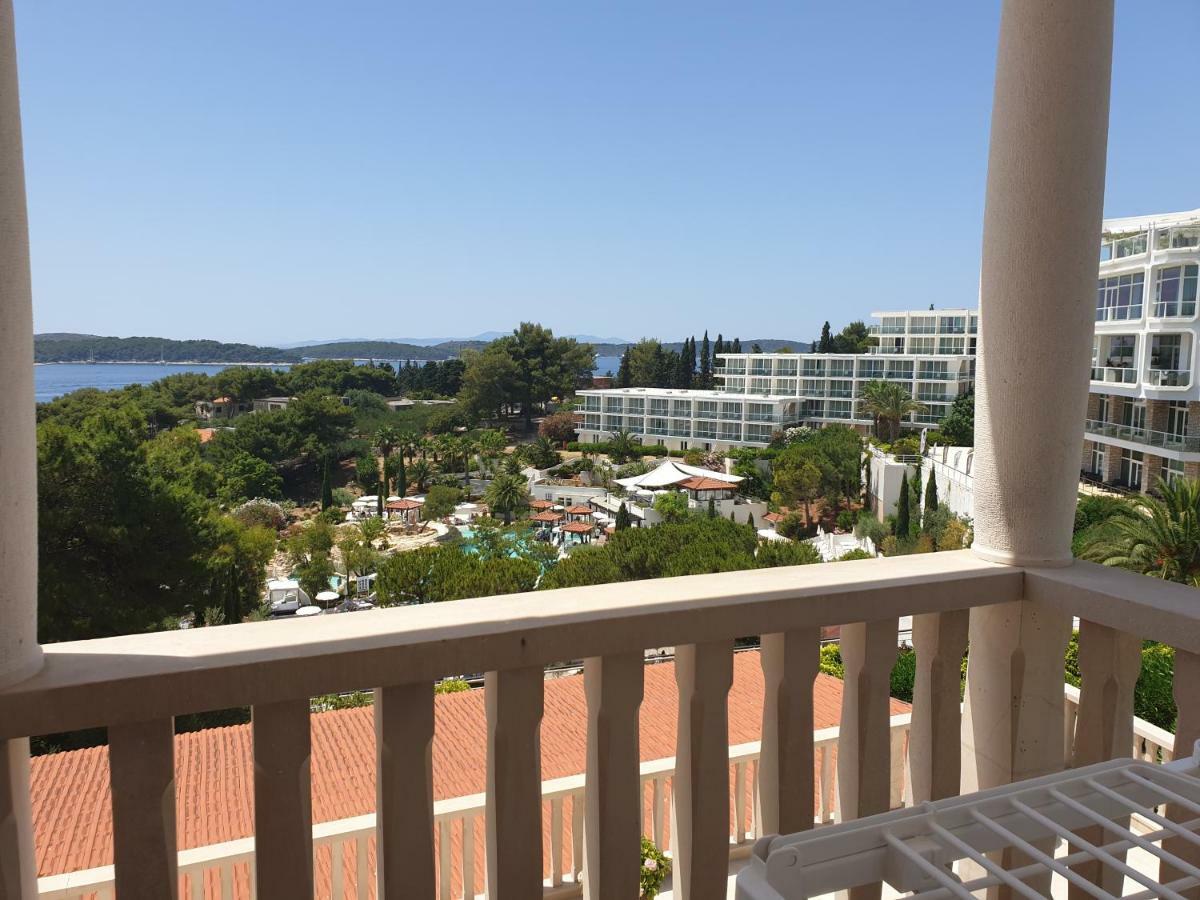 Apartments Villa Dinka Hvar Town Extérieur photo